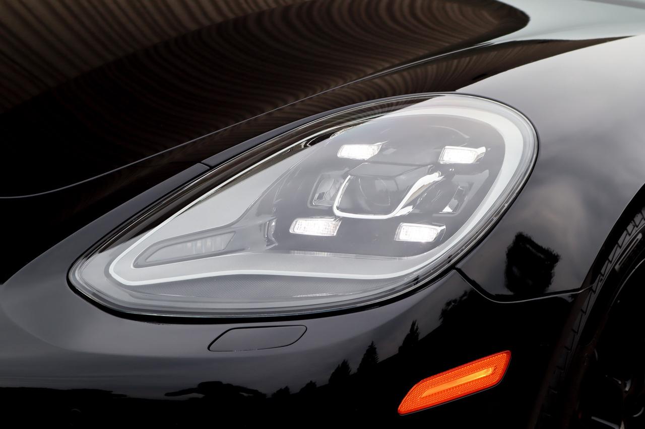 2018 Porsche Panamera  Photo