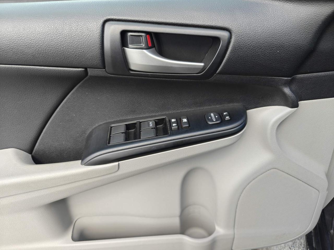 2014 Toyota Camry LE 4DR SEDAN Photo3