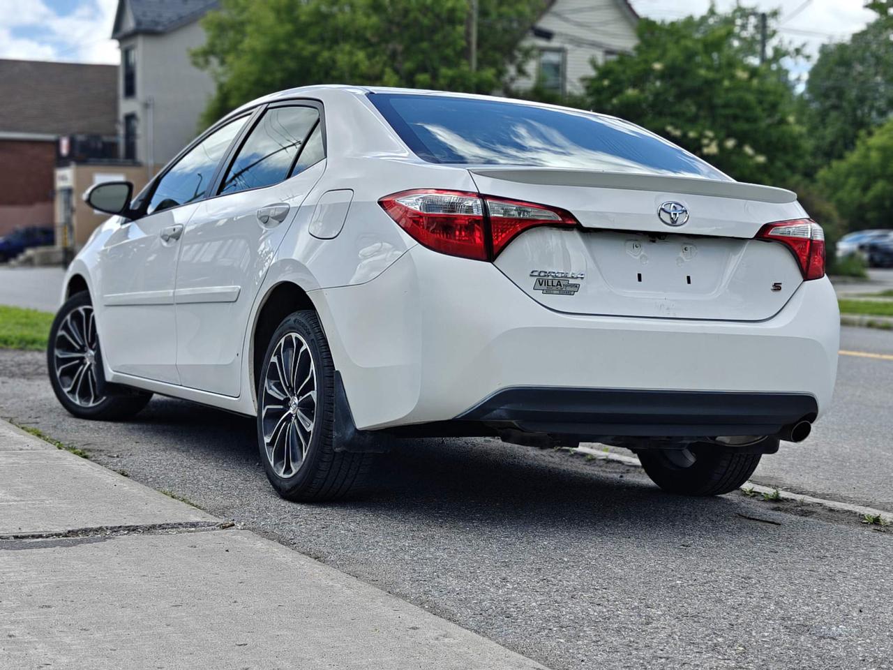 2015 Toyota Corolla S (CVT) 4dr Sedan Photo