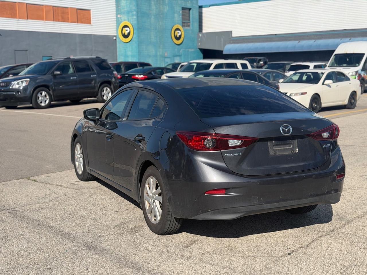 2015 Mazda MAZDA3 I Sport Photo3