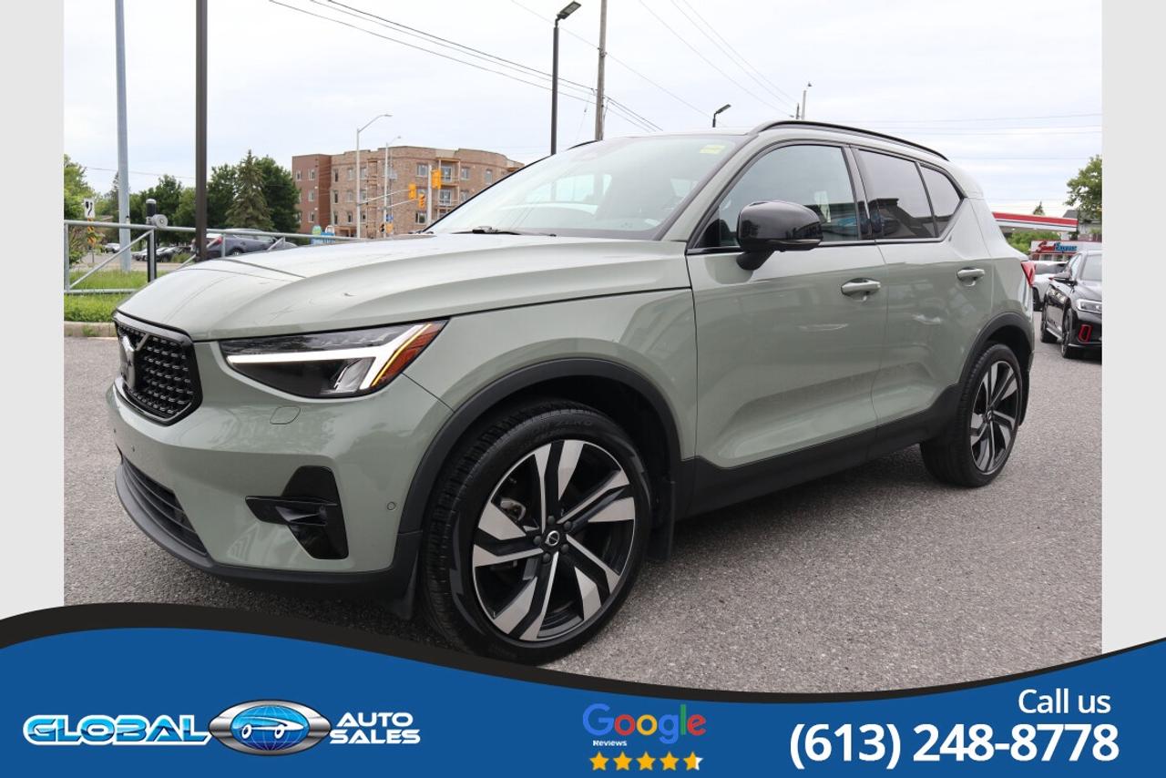 2024 Volvo XC40 DARK THEME B5 AWD Photo2