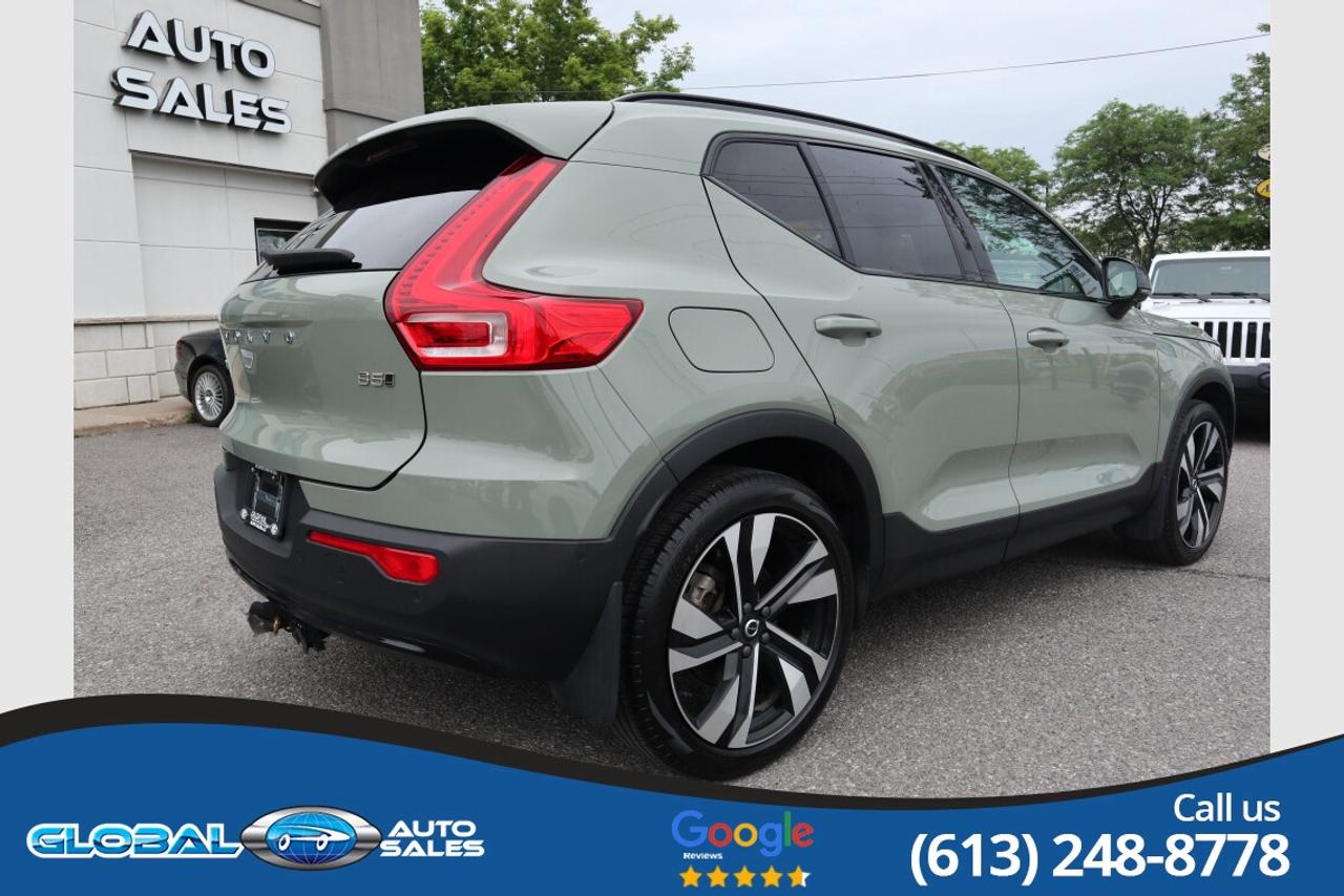 2024 Volvo XC40 DARK THEME B5 AWD Photo