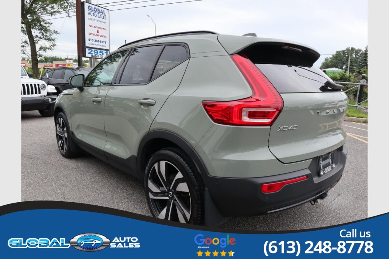 2024 Volvo XC40 DARK THEME B5 AWD Photo