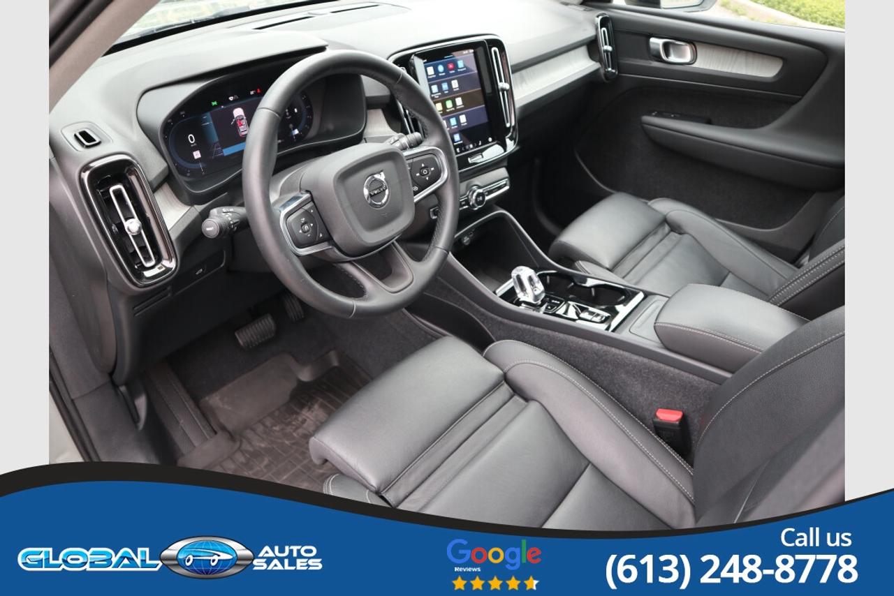 2024 Volvo XC40 DARK THEME B5 AWD Photo