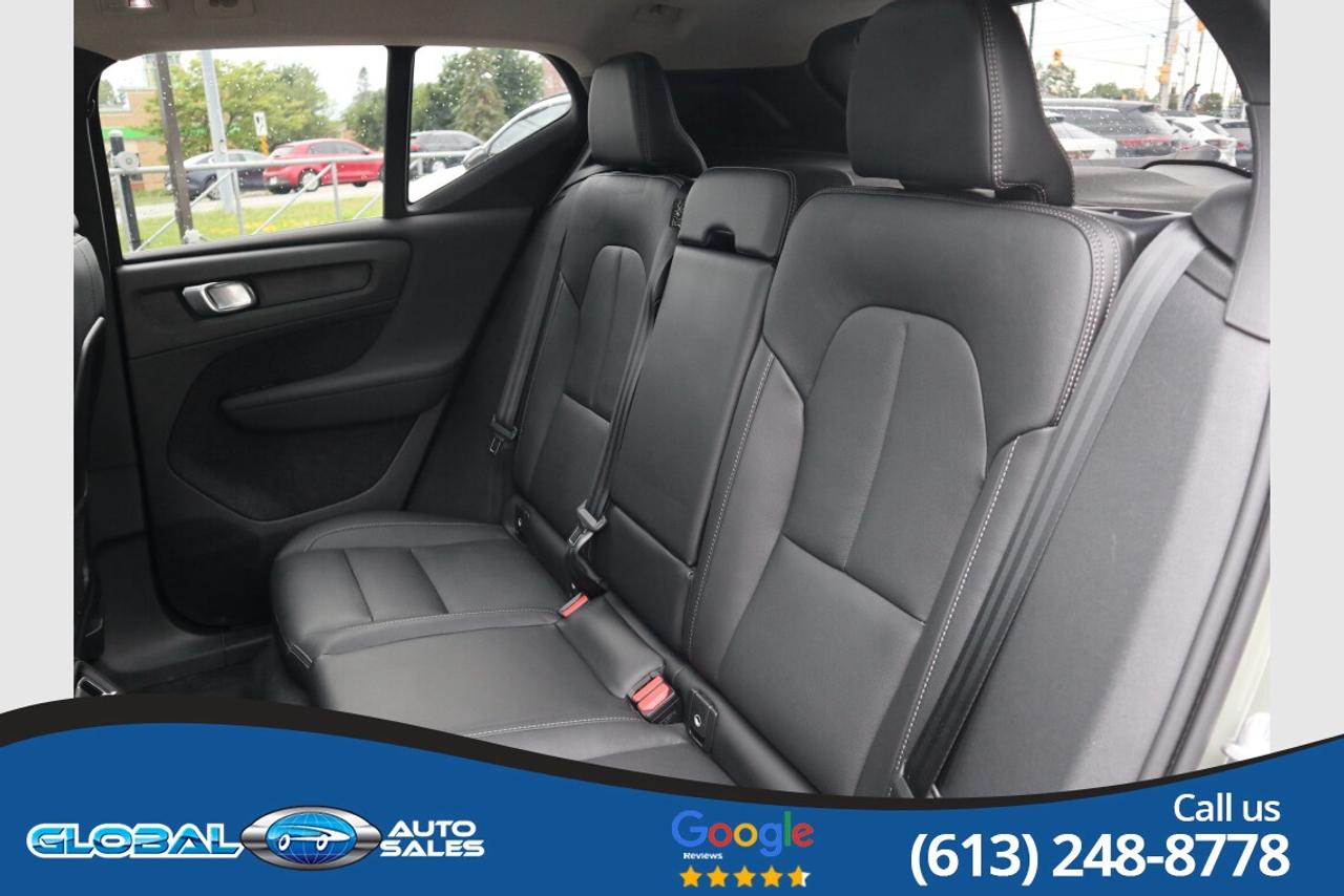 2024 Volvo XC40 DARK THEME B5 AWD Photo
