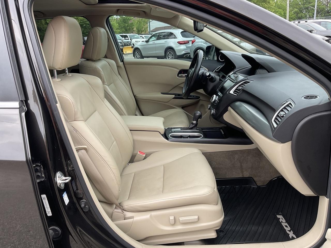 2018 Acura RDX Elite Pkg - LEATHER! NAV! BACK-UP CAM! BSM! COOLED Photo