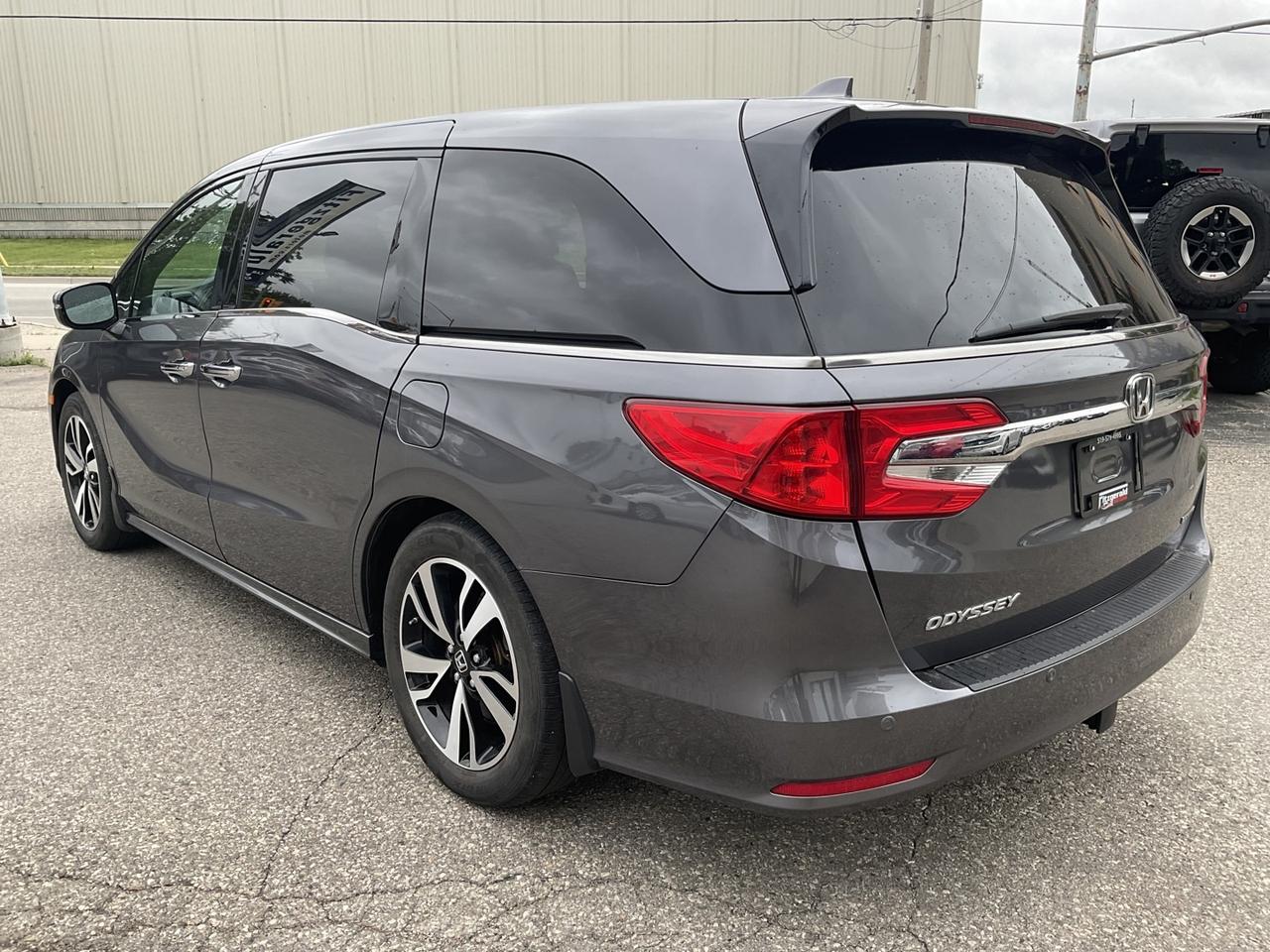 2019 Honda Odyssey Touring - LTHR! NAV! BACK-UP CAM! BSM! 8 PASS! Photo