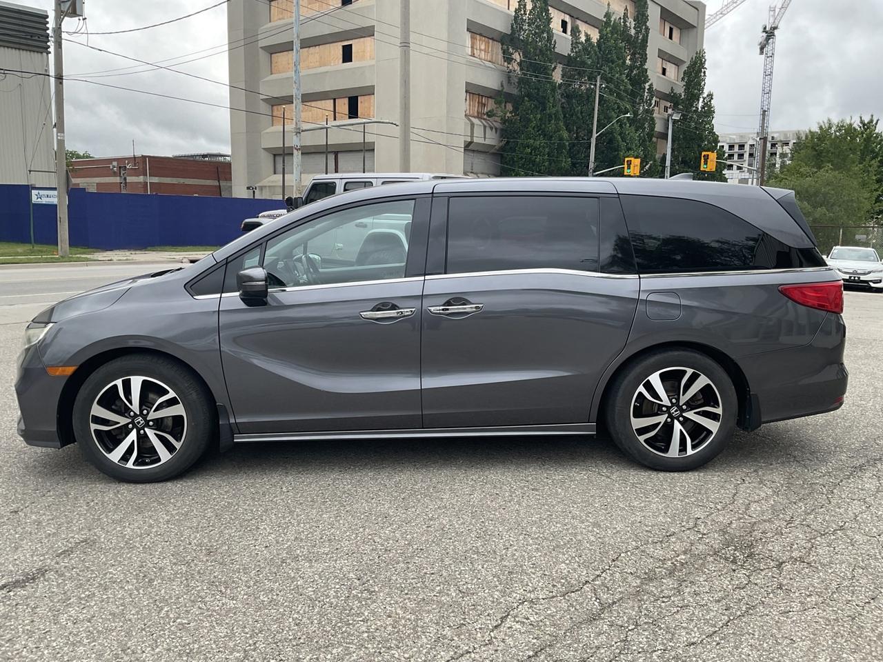 2019 Honda Odyssey Touring - LTHR! NAV! BACK-UP CAM! BSM! 8 PASS! Photo3