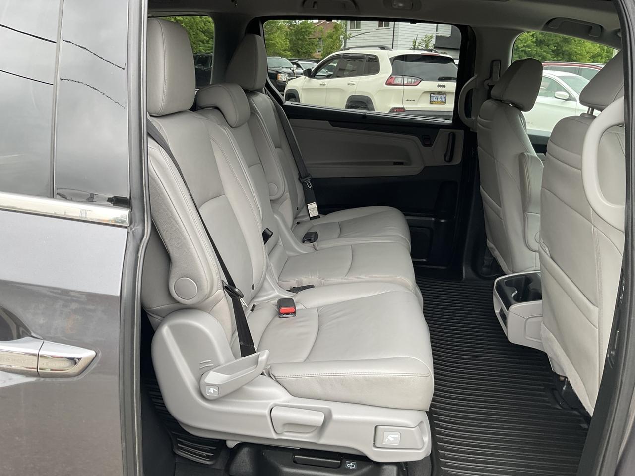 2019 Honda Odyssey Touring - LTHR! NAV! BACK-UP CAM! BSM! 8 PASS! Photo