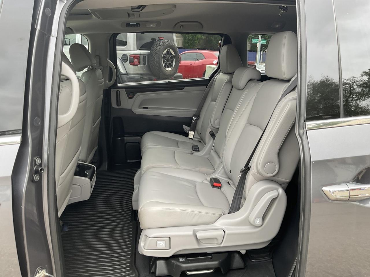2019 Honda Odyssey Touring - LTHR! NAV! BACK-UP CAM! BSM! 8 PASS! Photo
