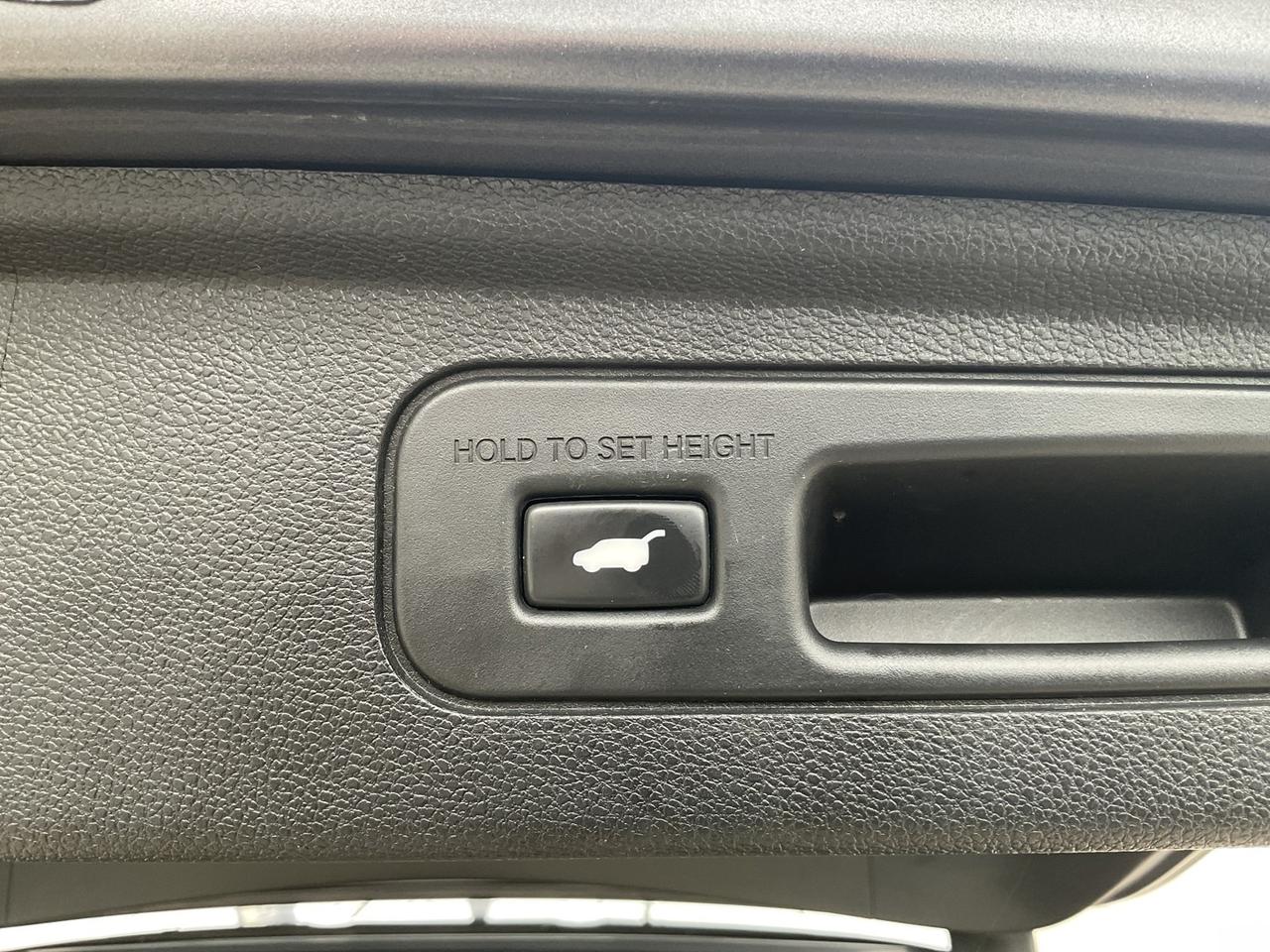 2019 Honda Odyssey Touring - LTHR! NAV! BACK-UP CAM! BSM! 8 PASS! Photo