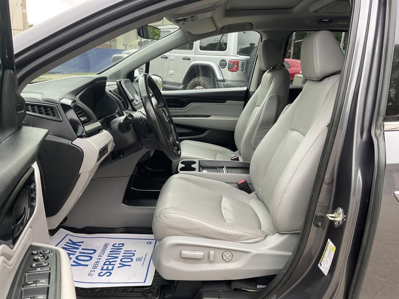 2019 Honda Odyssey Touring - LTHR! NAV! BACK-UP CAM! BSM! 8 PASS! Photo