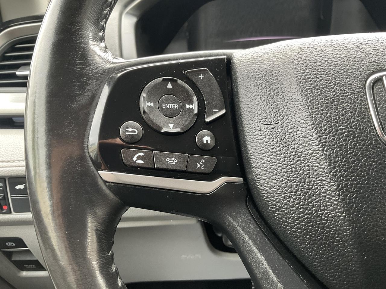 2019 Honda Odyssey Touring - LTHR! NAV! BACK-UP CAM! BSM! 8 PASS! Photo