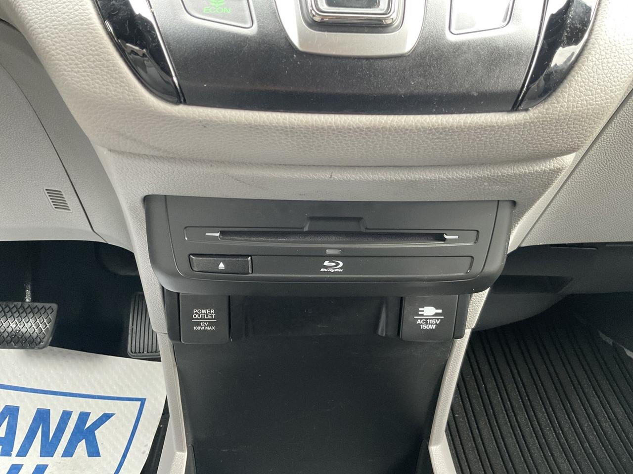 2019 Honda Odyssey Touring - LTHR! NAV! BACK-UP CAM! BSM! 8 PASS! Photo