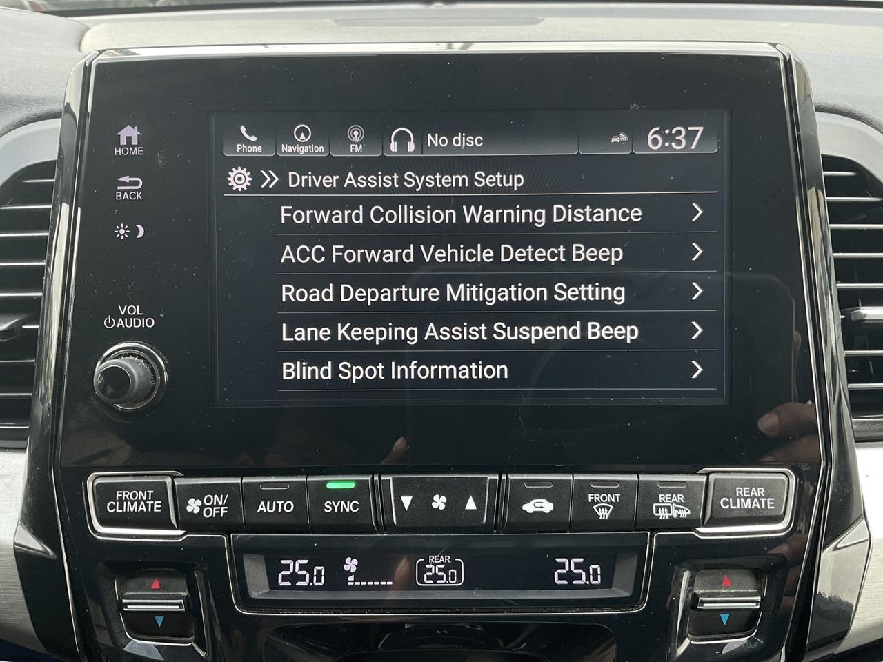 2019 Honda Odyssey Touring - LTHR! NAV! BACK-UP CAM! BSM! 8 PASS! Photo