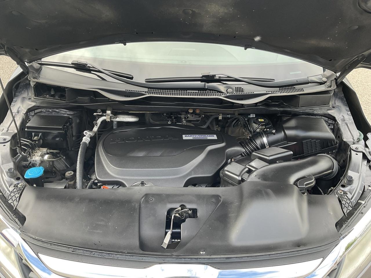 2019 Honda Odyssey Touring - LTHR! NAV! BACK-UP CAM! BSM! 8 PASS! Photo