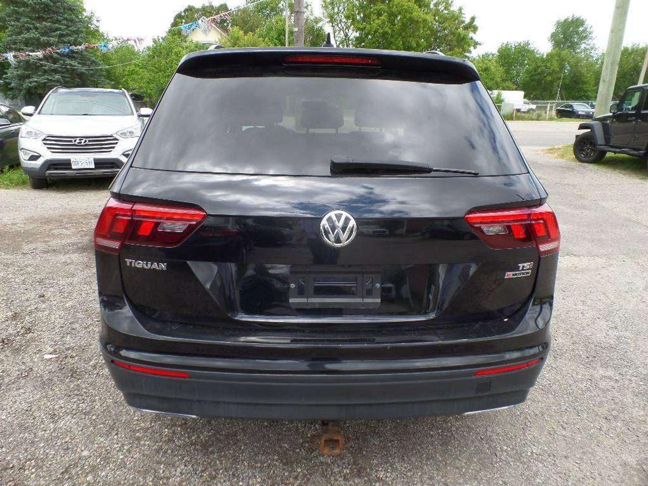 2018 Volkswagen Tiguan Trendline Photo3