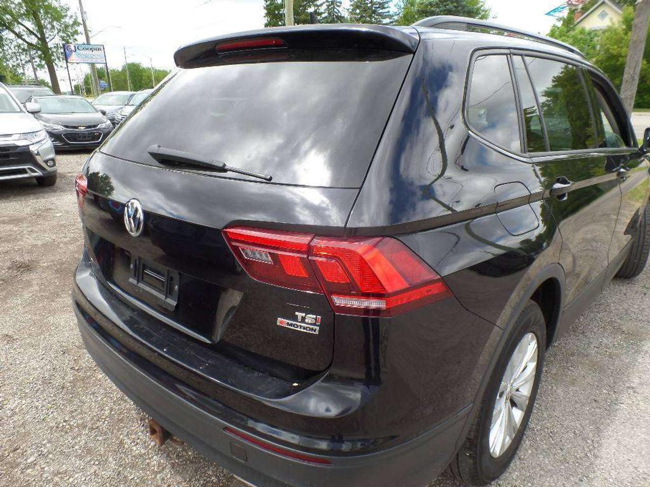 2018 Volkswagen Tiguan Trendline Photo