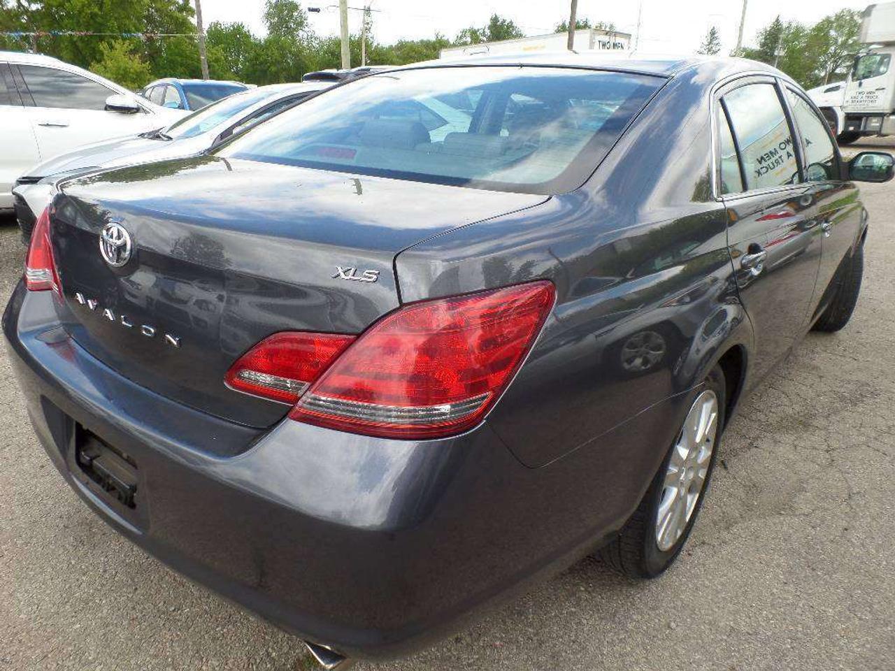 2008 Toyota Avalon XLS Photo