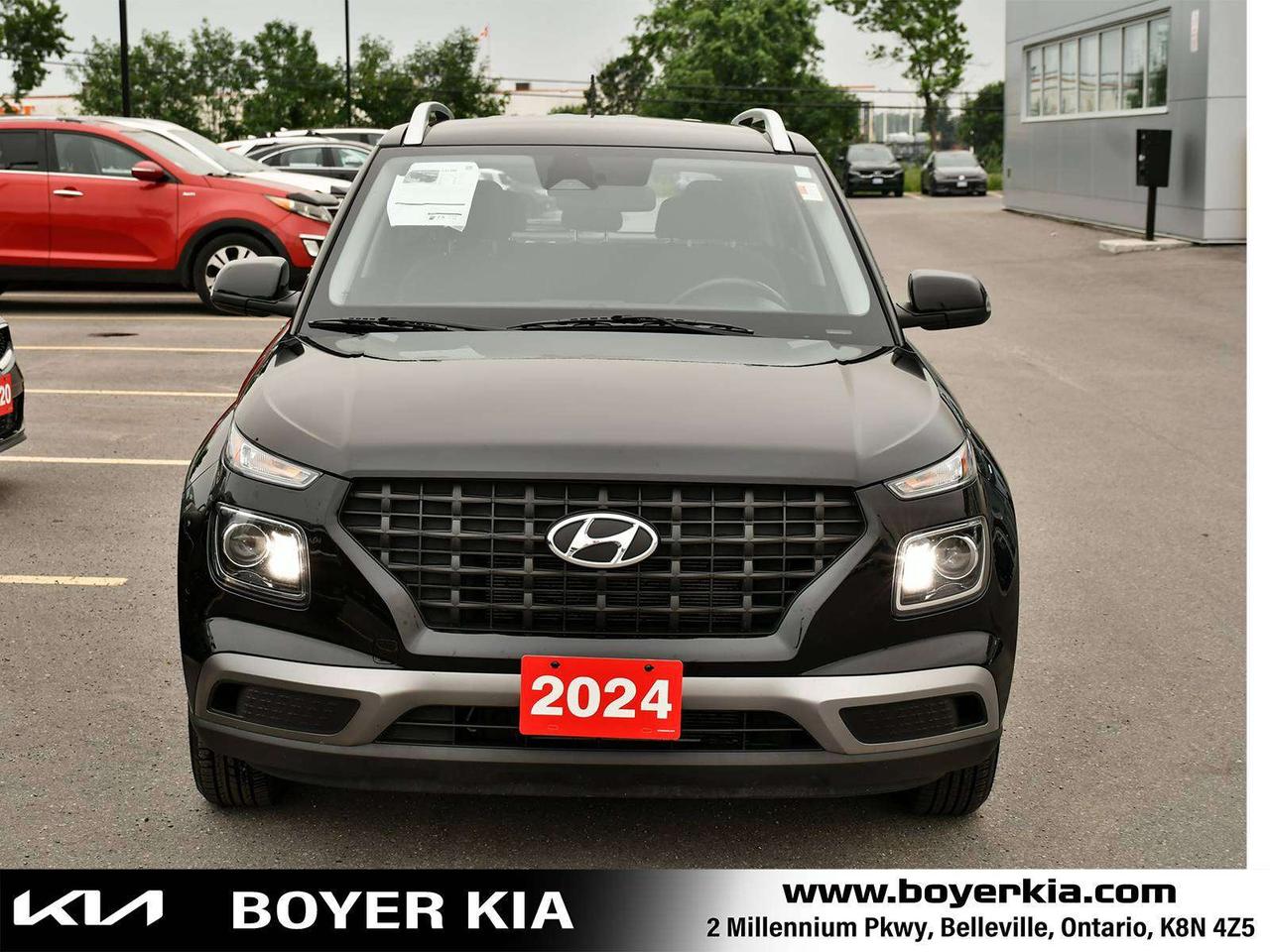 2024 Hyundai Venue PREFERRED Photo5