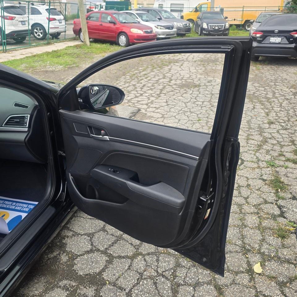 2017 Hyundai Elantra 4DR SDN AUTO GL Photo