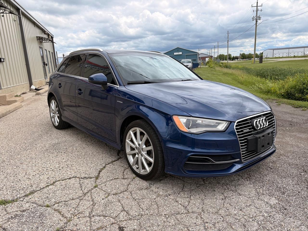 2016 Audi A3 e-tron 4DR Hybrid Plug-in Photo2