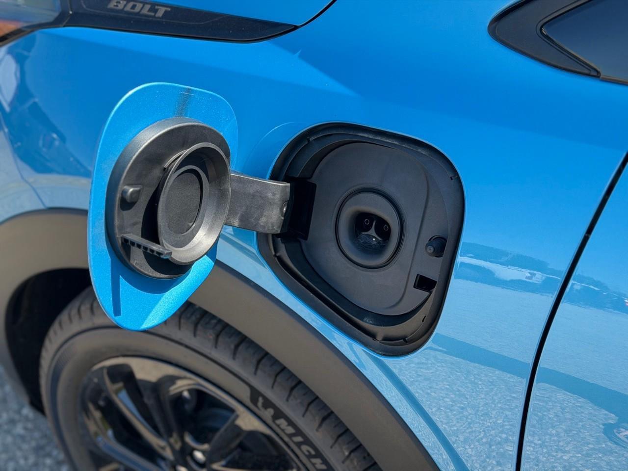 2027 Chevrolet Bolt RS 4dr Photo
