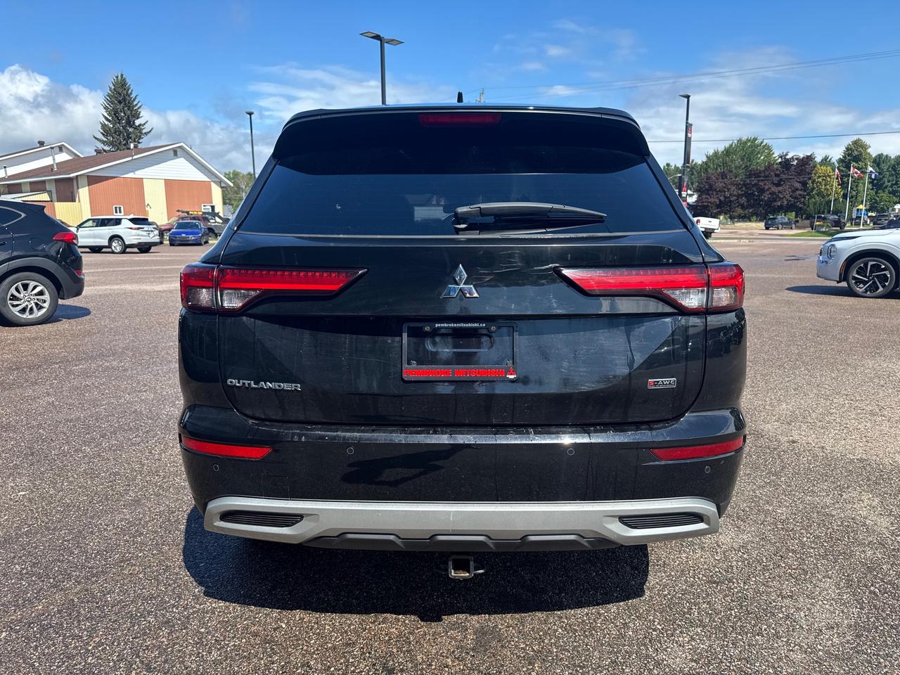 2023 Mitsubishi Outlander LE 4dr S-AWC Photo