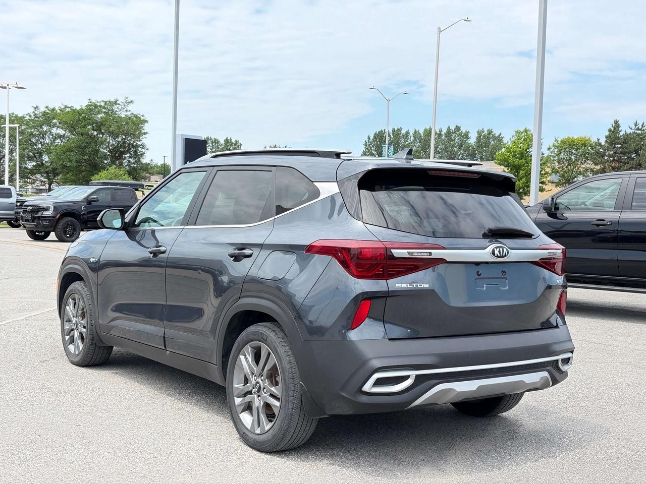 2021 Kia Seltos EX 4dr All-Wheel Drive Photo3