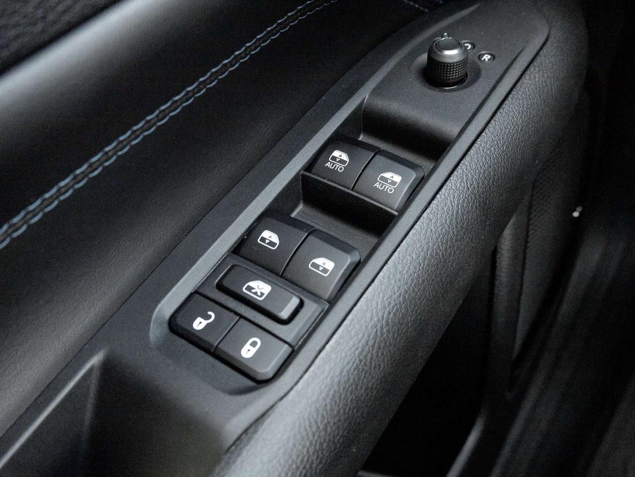 2026 Jeep Compass North   Demo   Clean Carfax   Blind Spot Photo