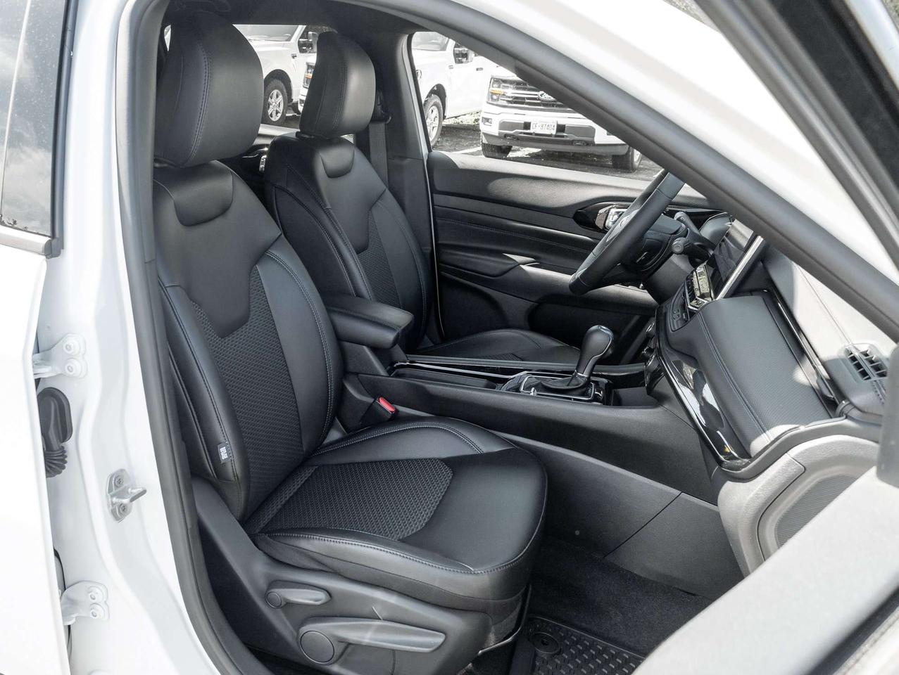 2026 Jeep Compass North   Demo   Clean Carfax   Blind Spot Photo