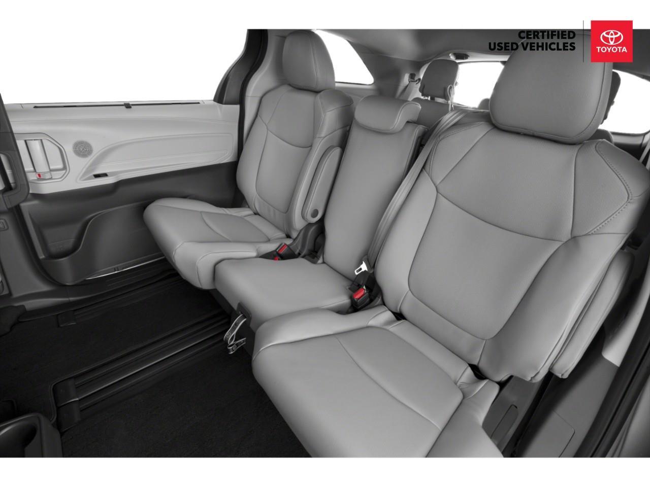 2022 Toyota Sienna XLE 8-Passenger 4dr Front-Wheel Drive Passenger Van Photo