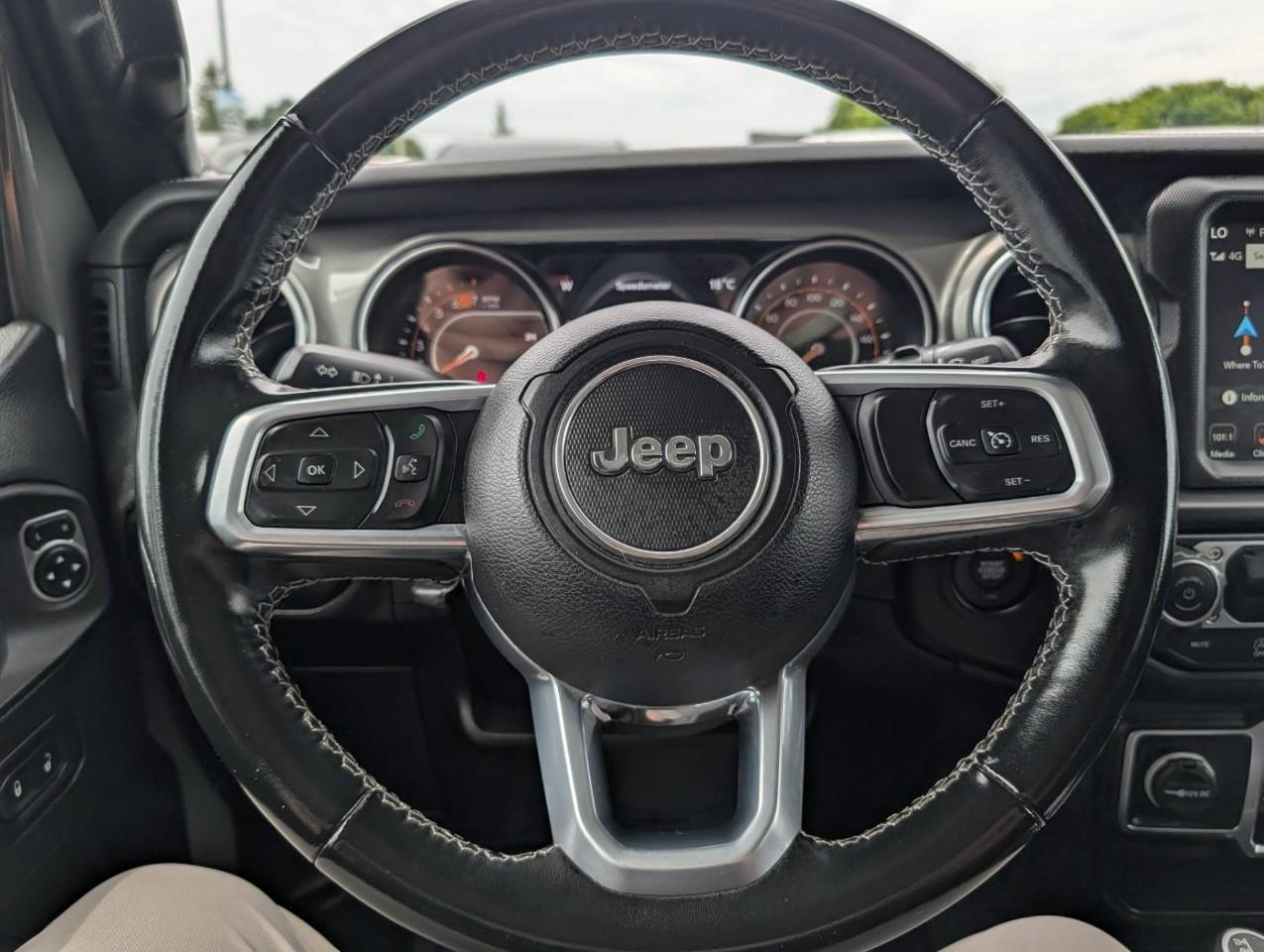 2021 Jeep WRANGLER UNLIMITED Sahara LOW KMS/ NO ACCIDENTS Photo