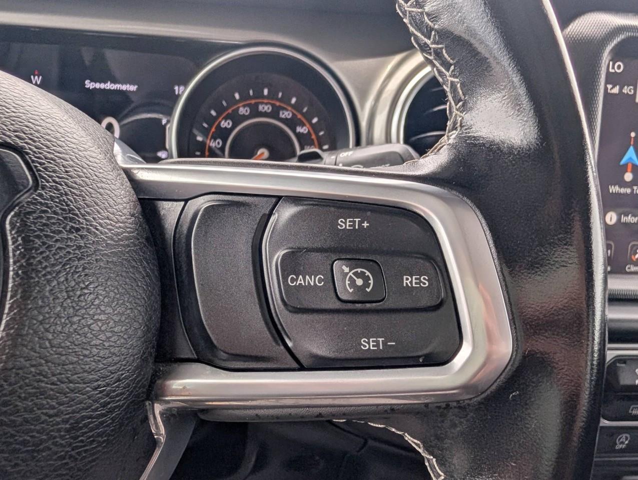 2021 Jeep WRANGLER UNLIMITED Sahara LOW KMS/ NO ACCIDENTS Photo