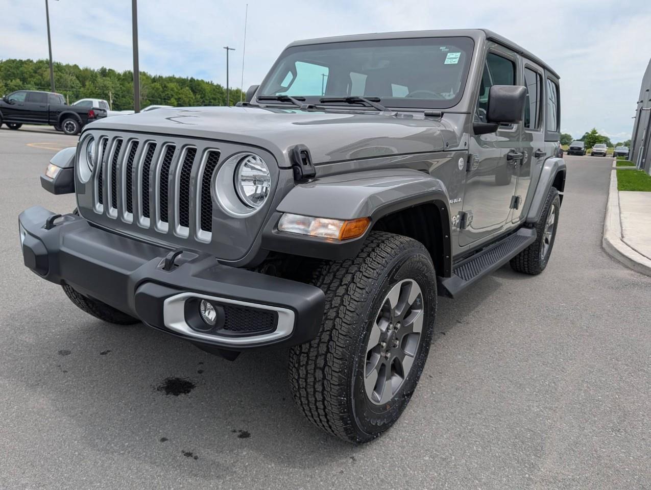 2021 Jeep WRANGLER UNLIMITED Sahara LOW KMS/ NO ACCIDENTS Photo