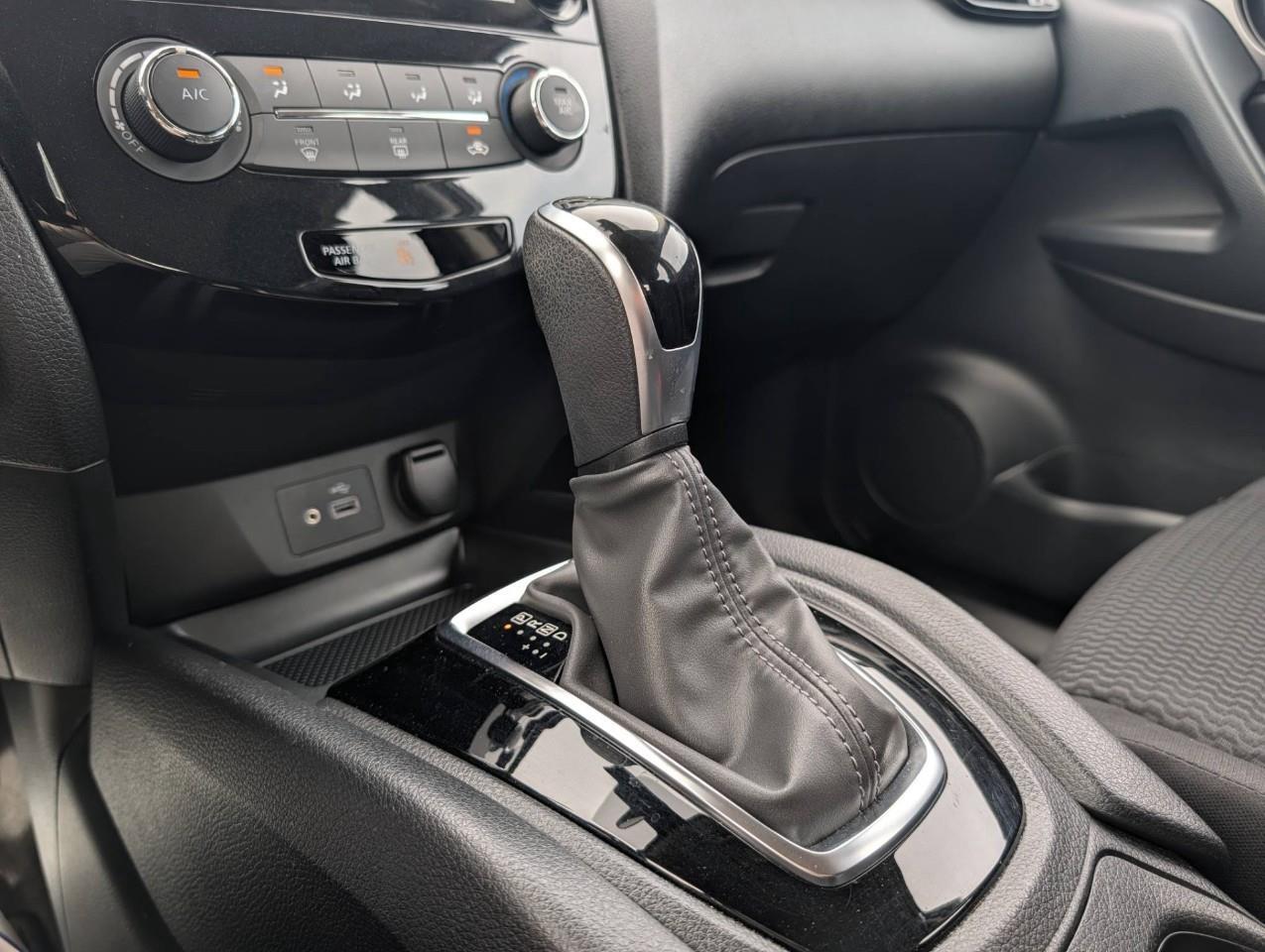 2023 Nissan Qashqai S LOW KMS/ ONE OWNER Photo
