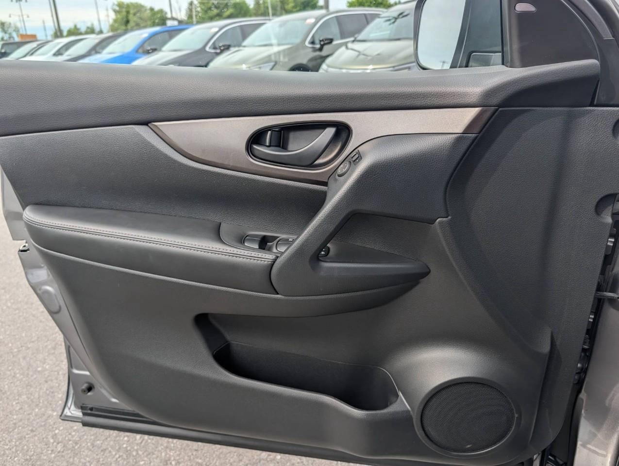 2023 Nissan Qashqai S LOW KMS/ ONE OWNER Photo