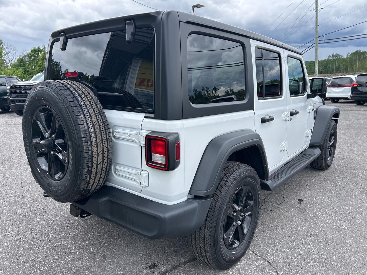 2023 Jeep Wrangler Sport Altitude Photo