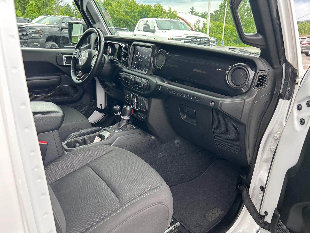 2023 Jeep Wrangler Sport Altitude Photo