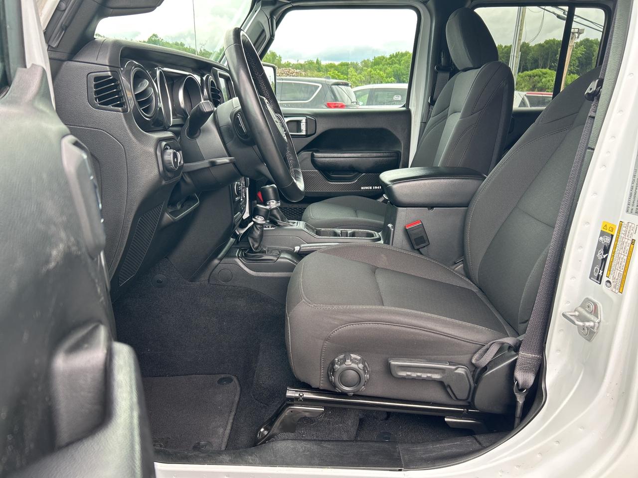 2023 Jeep Wrangler Sport Altitude Photo