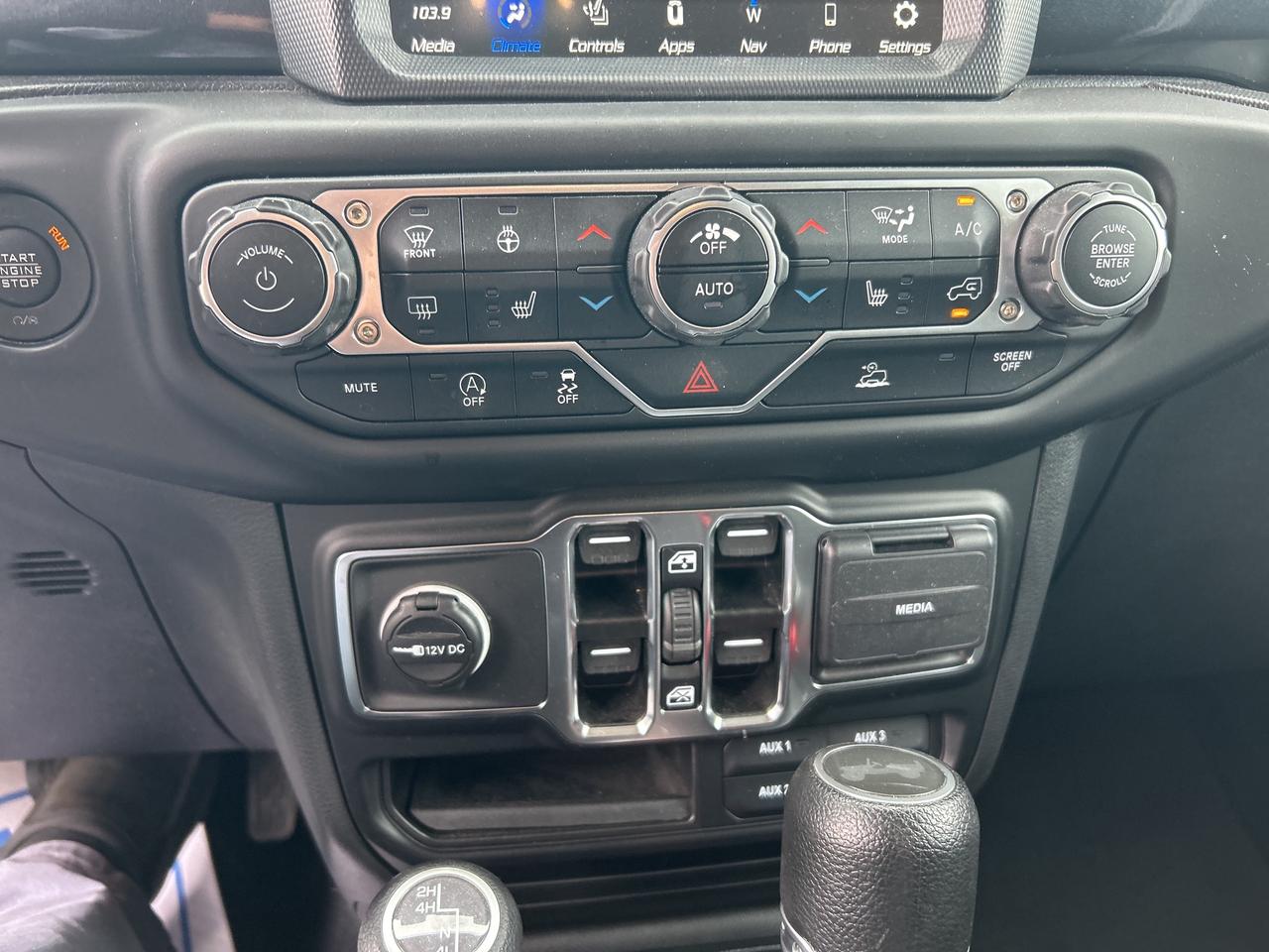 2023 Jeep Wrangler Sport Altitude Photo