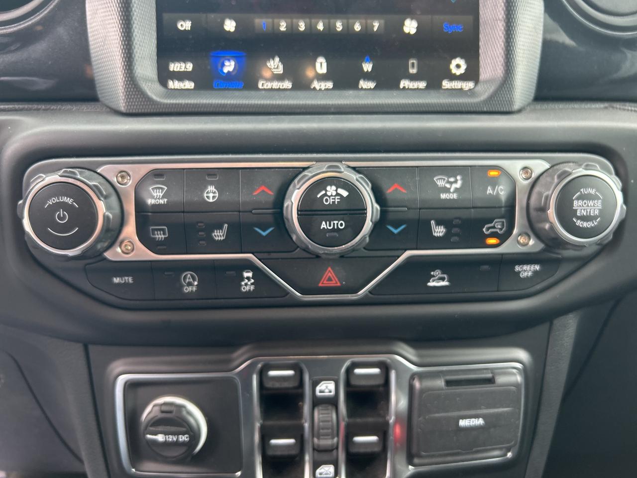2023 Jeep Wrangler Sport Altitude Photo