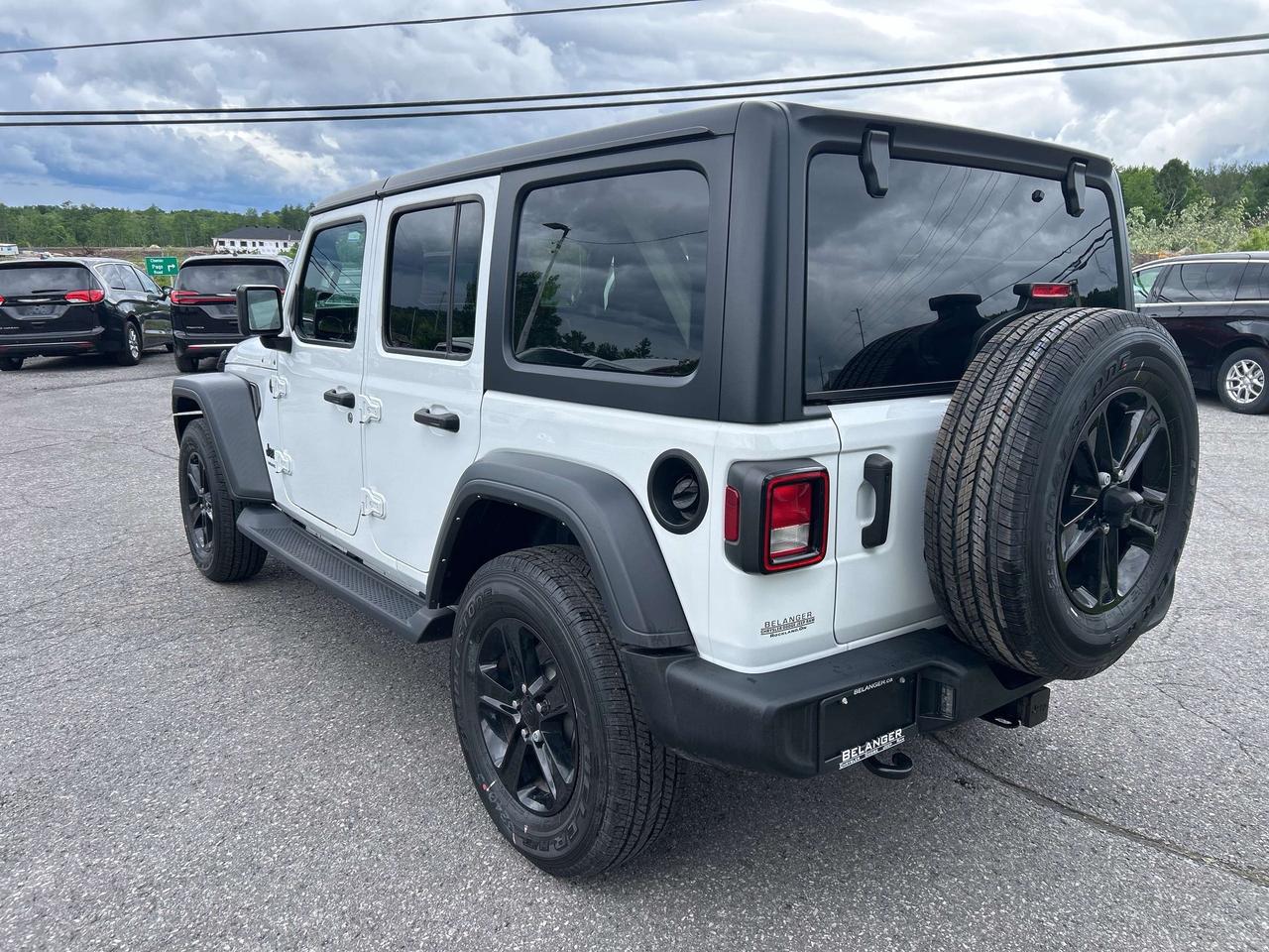 2023 Jeep Wrangler Sport Altitude Photo