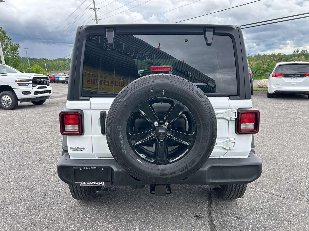 2023 Jeep Wrangler Sport Altitude Photo