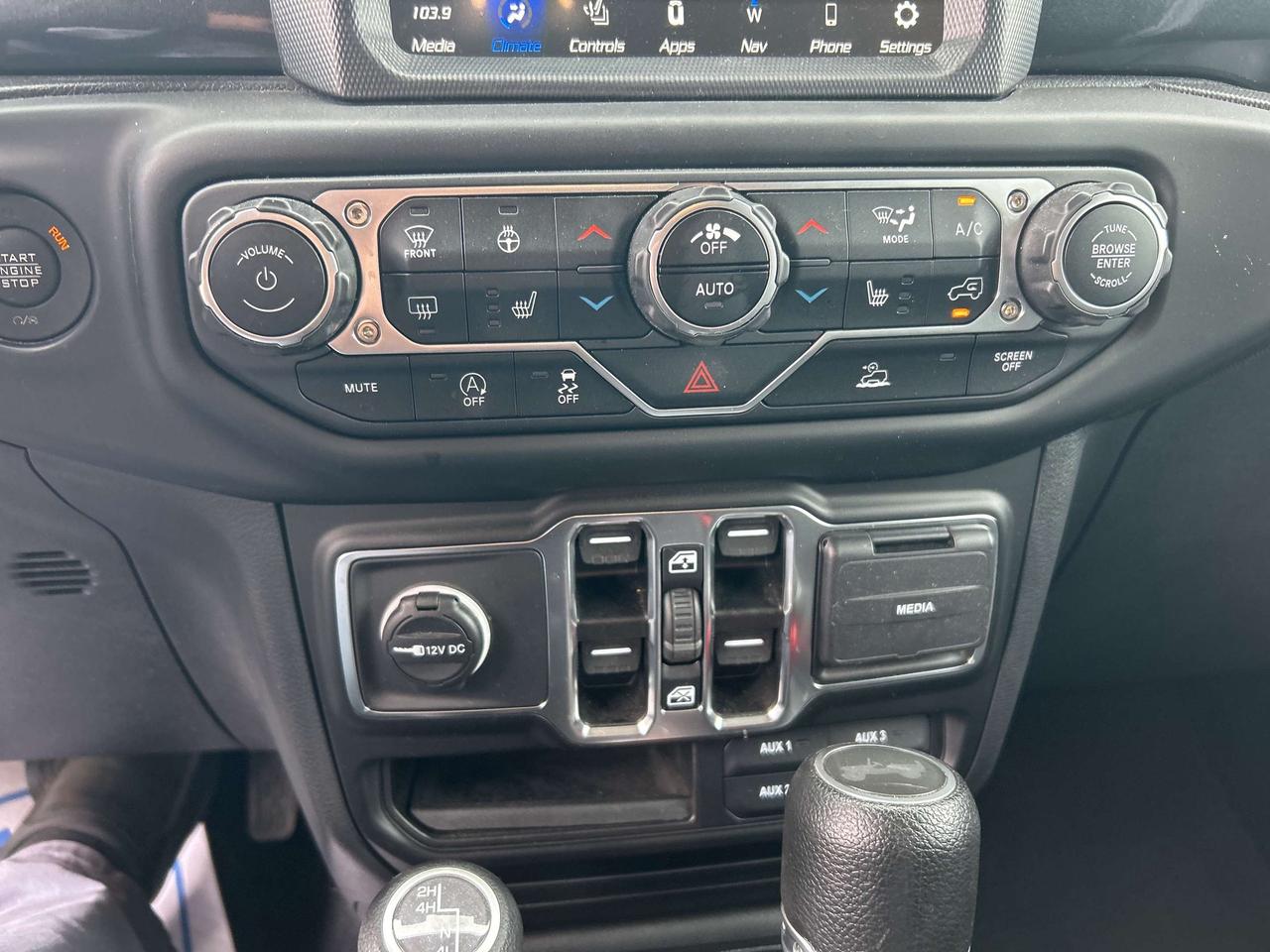 2023 Jeep Wrangler Sport Altitude Photo