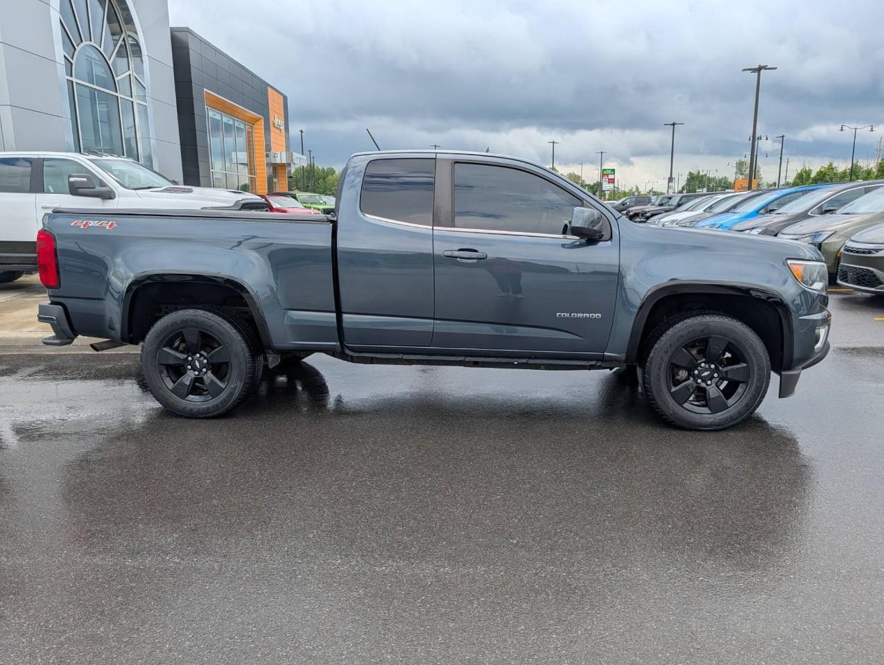 2019 Chevrolet Colorado LT Includes used winter tires on rims Photo3