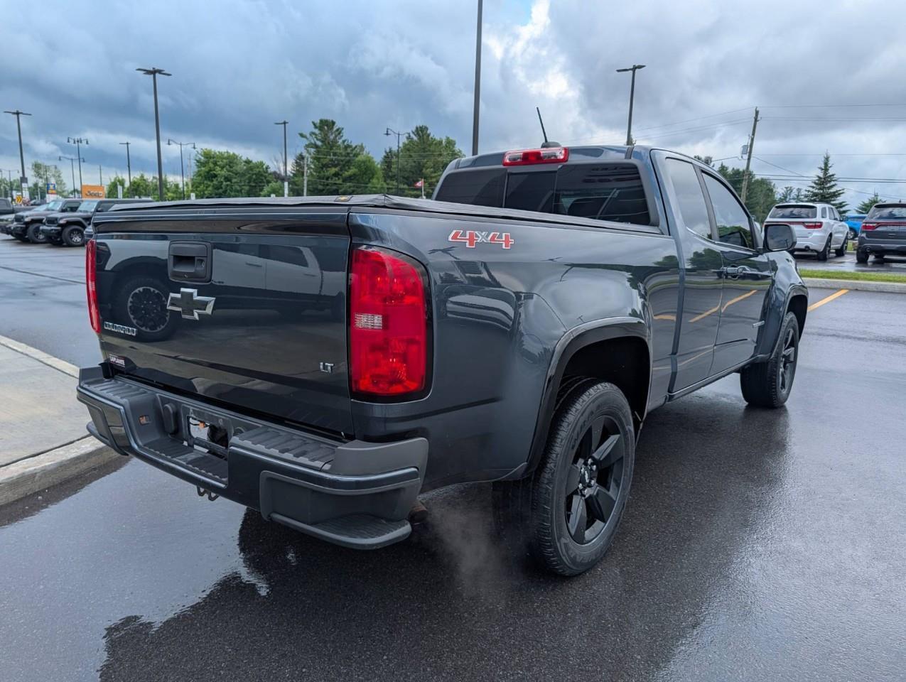 2019 Chevrolet Colorado LT Includes used winter tires on rims Photo