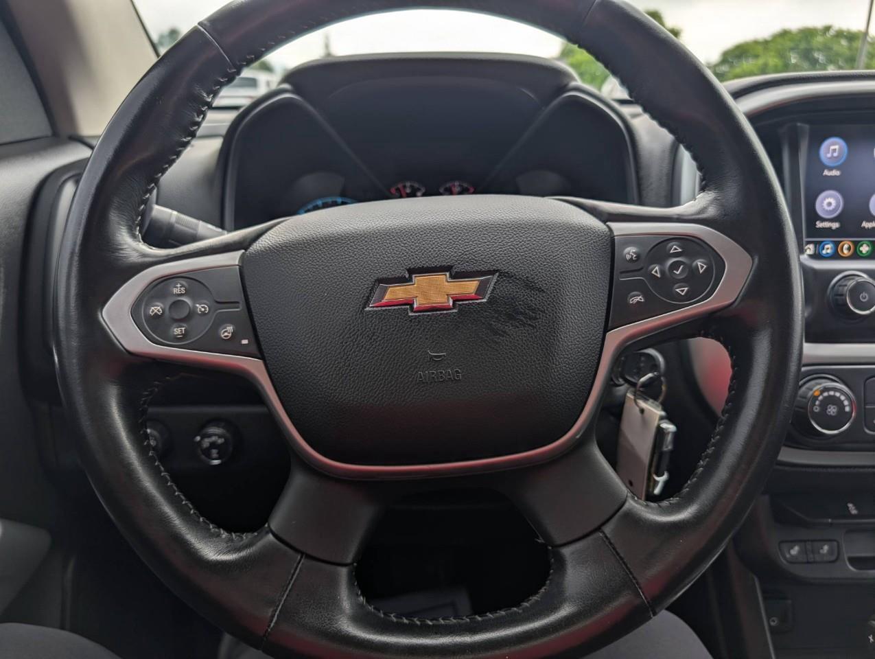 2019 Chevrolet Colorado LT Includes used winter tires on rims Photo