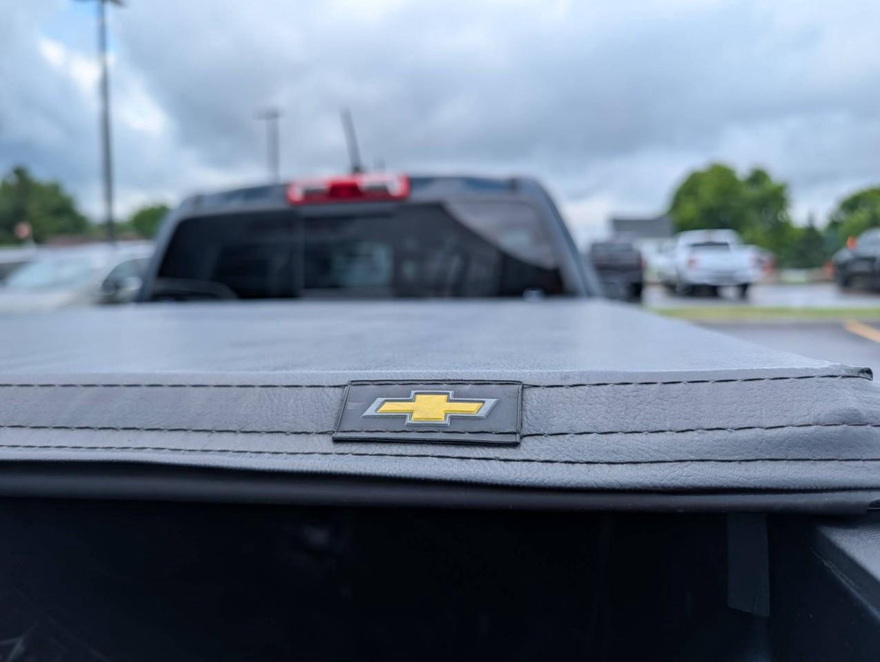 2019 Chevrolet Colorado LT Includes used winter tires on rims Photo