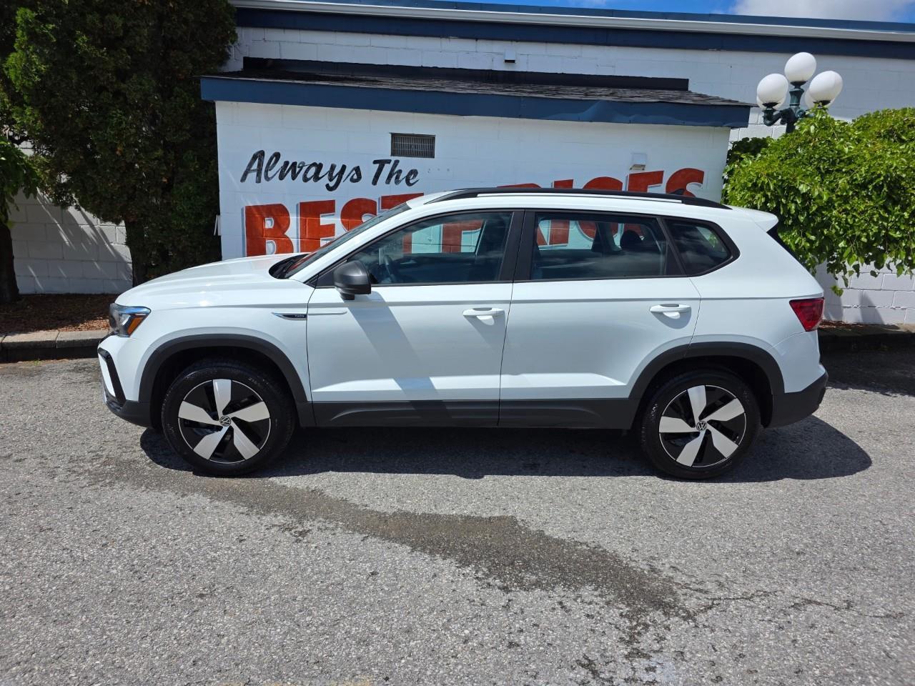 2024 Volkswagen Taos Trendline 4dr All-Wheel Drive 4MOTION Photo4